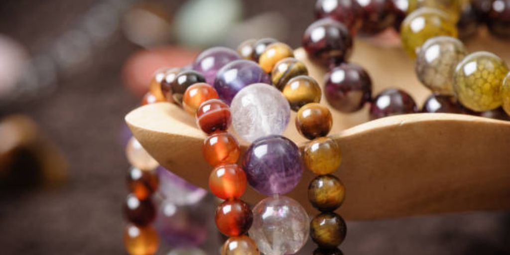 Difference Between Rough Crystals, Tumbled Stones, Crystal Clusters & Cabochons
