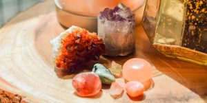 8 Best Happy Crystal For Happiness, Energy, Joy & Wisdom