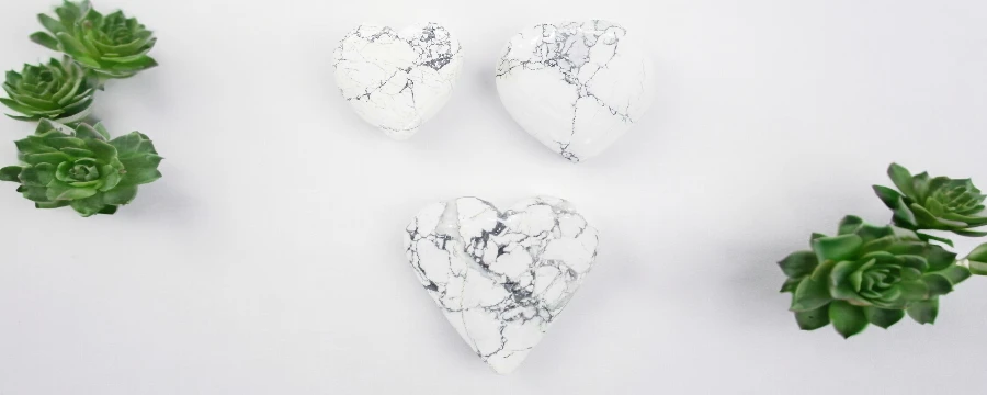 Howlite Heart