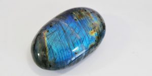 Labradorite Crystal Meaning, Properties, & Benefits